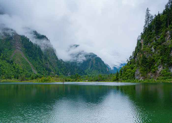九寨沟，我劝你别太离谱！四川本地人私藏的错峰玩法，一般人我不告诉他-第1张图片-四川省中国青年旅行社